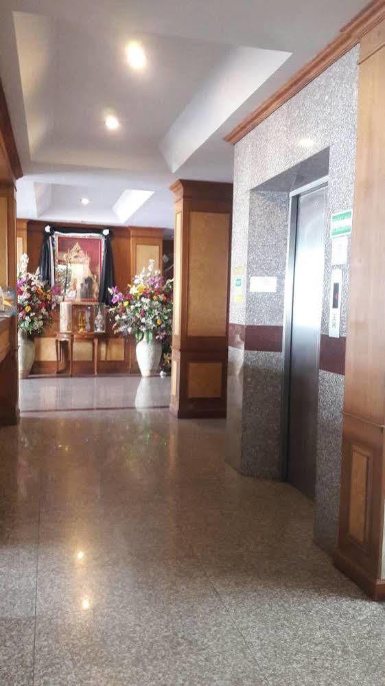 Veerasuda Condotel Ratchaburi Exterior foto